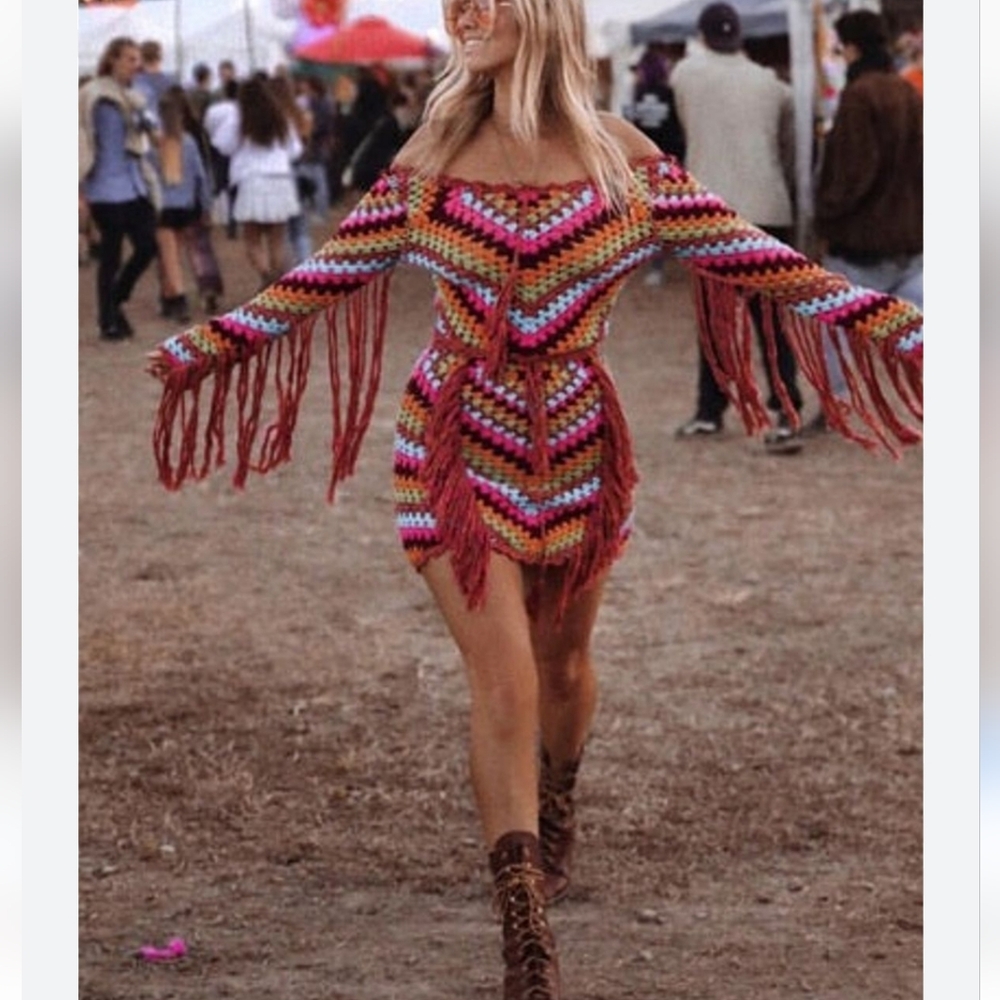 VINTAGE SPELL & THE GYPSY COLLECTIVE Joni Crochet Long Sleeve Fringe TopπβοΈπ - Picture 17 of 17